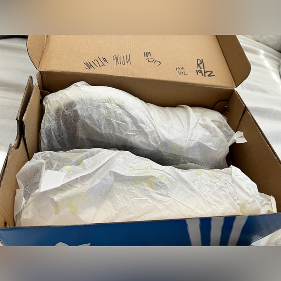 BNIB Adidas Campus Trainers - Burgundy suede -Size 8.5 M / 10.5 W / 42 EU - Picture 5 of 6